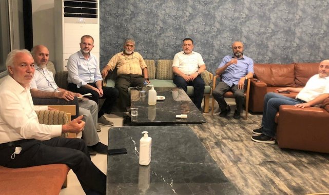 "Siyaset, eser üreterek millete hizmet etmektir"