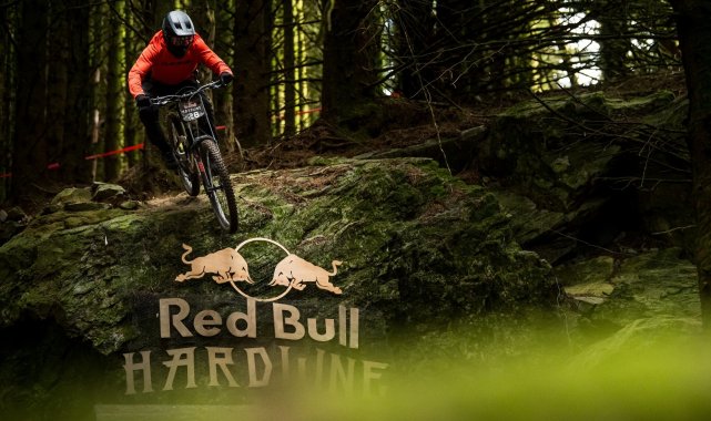 Red Bull Hardline Dağ Bisikleti&#039;nin kazananı Briton Bernard Kerr oldu