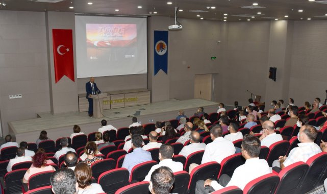 Rektör Çamsarı: "O gece Türk Milleti, vatanına sahip çıkmıştır"