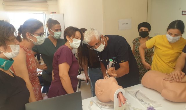 Sağlıkçılara acil durum eğitimi verildi