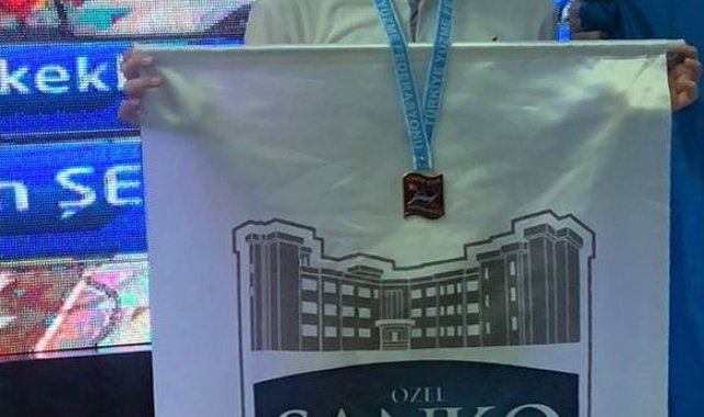SANKO okullarının yüzme başarısı