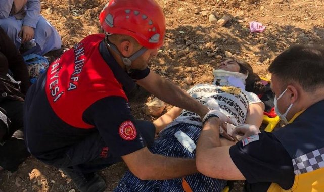 Şanlıurfa'da devrilen araçtaki 4 kişi yaralandı