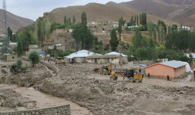 Sel felaketinden son anda kurtarılan kadın konuştu