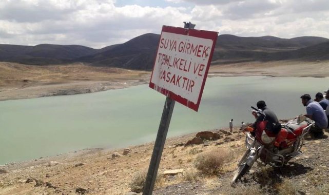 Serinlemek için gölete giren çocuk boğuldu