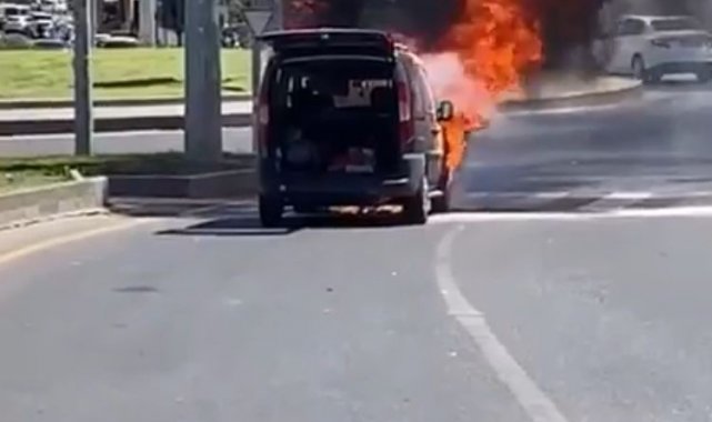 Seyir halindeyken alev alan LPG'li araç çevredekileri korkuttu