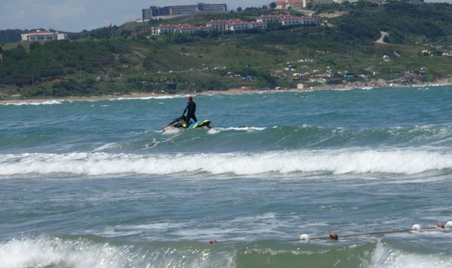 Şile'de denizde kaybolan 2 kişiyi arama çalışmaları sürüyor