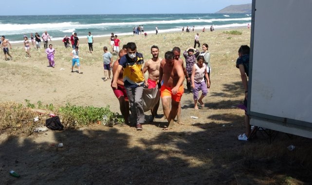 Sinop&#039;ta boğulma tehlikesi geçiren dayı ve yeğen kurtarıldı