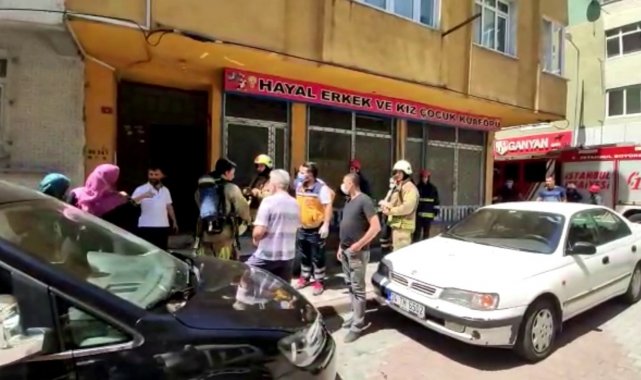 Sultangazi'de ocakta unutulan yemek nedeniyle yangın çıktı