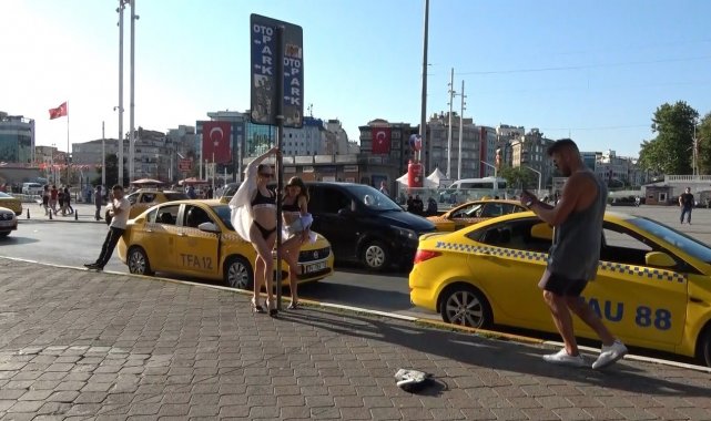 Taksim Meydanı&#039;nı podyum gibi kullandılar