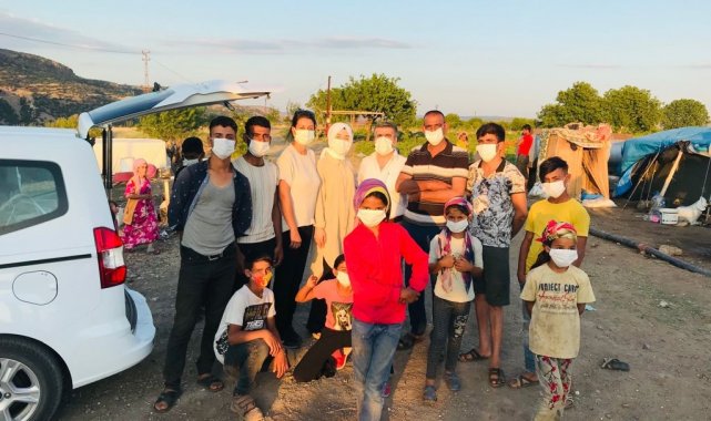 Tarım işçileri arazide aşılanıyor