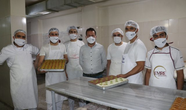 Tatlıcılarda bayram mesaisi başladı