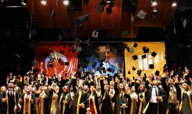 Tıbbiyelilerde mezuniyet coşkusu