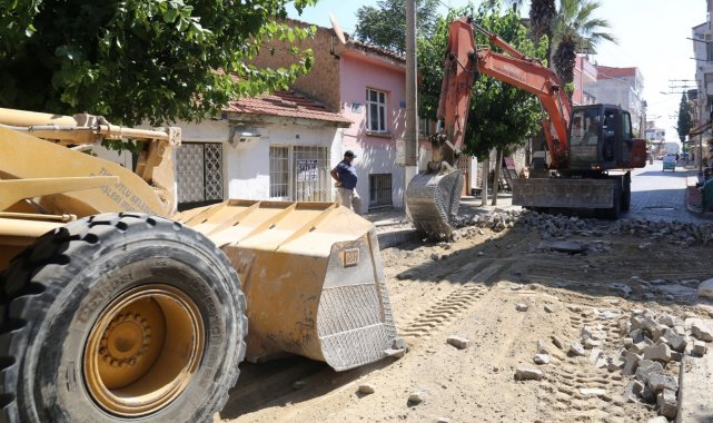 Turgutlu Belediyesi üç mahallede yolları yeniliyor