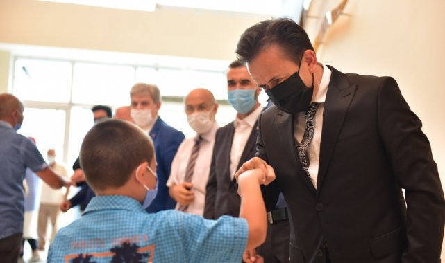 Tuzla&#039;da gelenekselleşen bayramlaşma töreni gerçekleştirildi