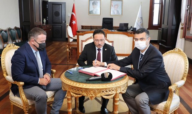 Vali Çiçek: "Hayırseverlerimizi her alanda yanımızda görmek bizleri gururlandırıyor"