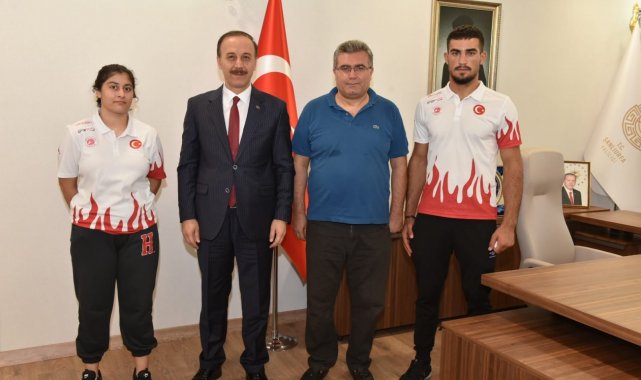 Vali Erin kick boks şampiyonlarını ödüllendirdi