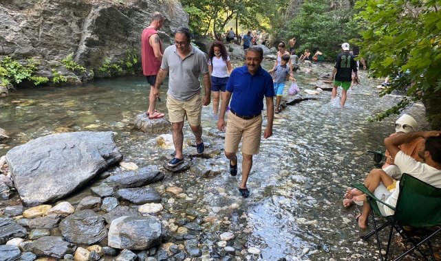 Vali Şıldak, Şahinderesi'nin turizm alanında cazip bir lokasyona sahip olduğunu söyledi