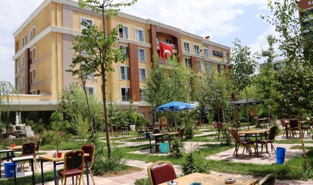 Van-Şişli Öğretmenevi bahçesi yeniden açıldı