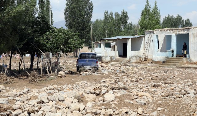 Van&#039;da selden etkilenen mahallelerde çalışmalar sürüyor