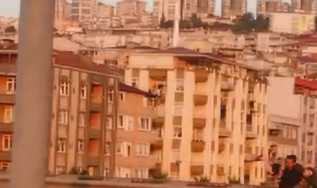 Viyadüğe çıkan down sendromlu çocuk yürekleri ağza getirdi