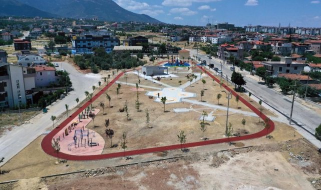 Yeni parklarıyla Merkezefendi güzelleşiyor