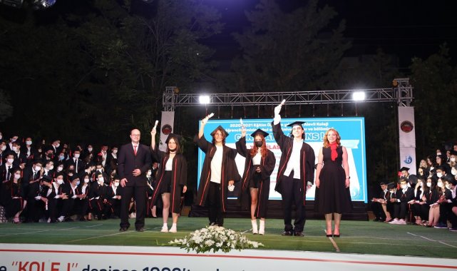 YKS'de ilk bine giren 8 GKV öğrencisi 10 derece elde etti