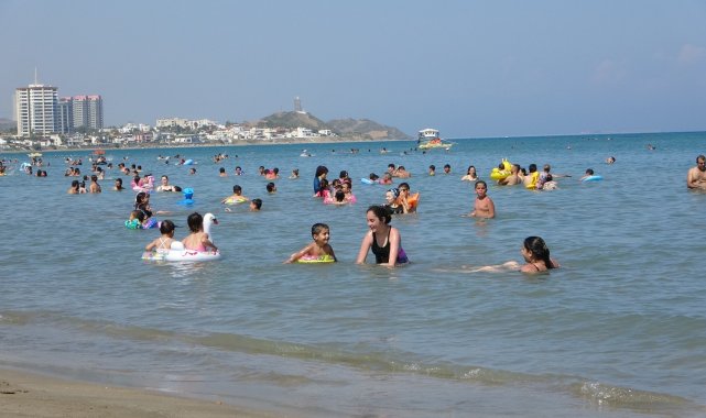 Yumurtalık sahili Kurban Bayramı öncesi doldu taştı