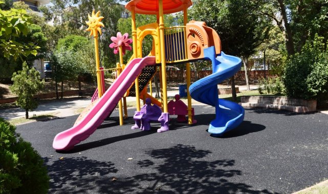 Yunusemre&#039;de parklar yenileniyor