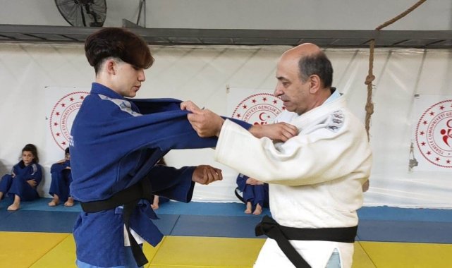 Yunusemreli judoculara duayen isimlerden teknik ders
