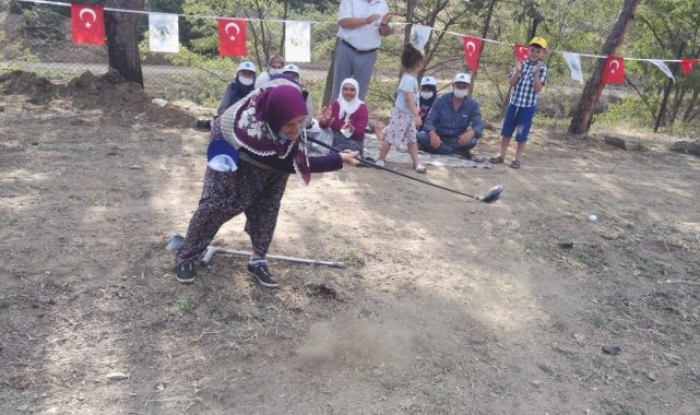 Zengin sporu golf, köylülerin eğlencesi oldu