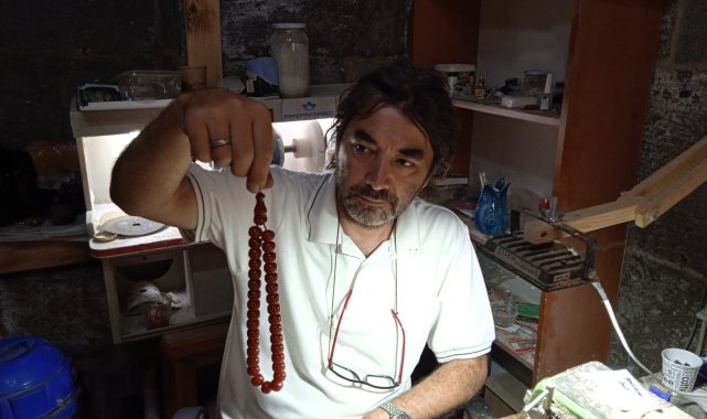 100 yıllık tesbih araba fiyatına alıcısını bekliyor