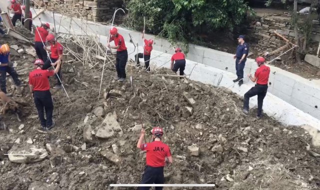 153 kişilik ekip, 84 yaşındaki kayıp kadını arıyor