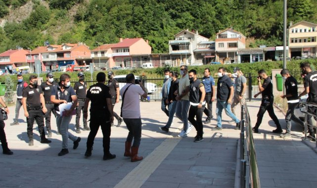 20 kişiye mezar olan apartmanın müteahhidi, Kastamonu&#039;ya getirildi