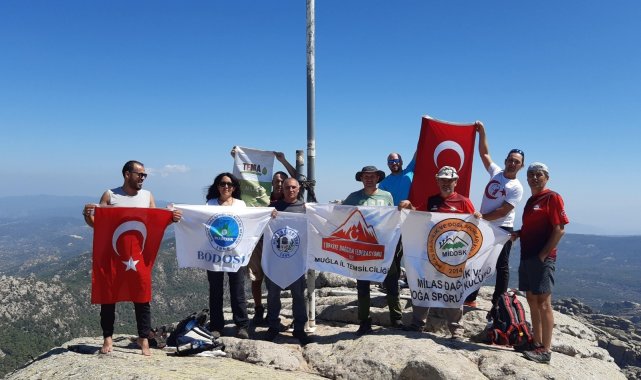 30 Ağustos&#039;u zirvede kutladılar