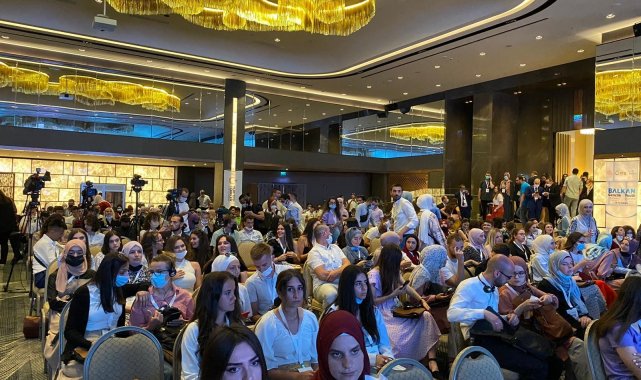 &#039;Balkan Gençlik Zirvesi&#039;, Kartal&#039;da Balkanlı gençlerin katılımıyla düzenlendi