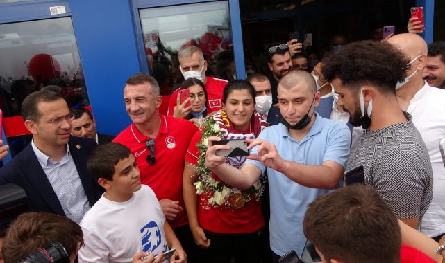 &#039;Şampiyon&#039;a memleketinde görkemli karşılama