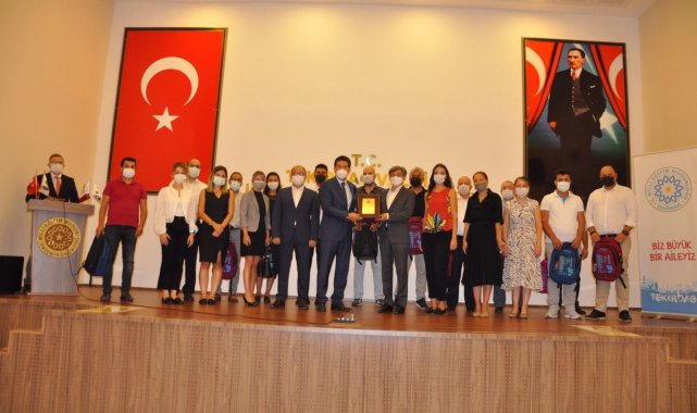 400 ihtiyaç sahibi öğrenciye kırtasiye yardımı