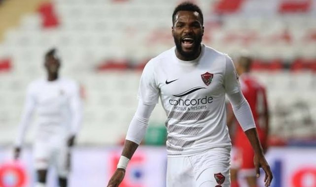 Aaron Boupendza resmen Al-Arabi&#039;de