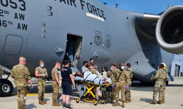Afganistan&#039;dan tahliye edilen kadın ABD uçağında doğum yaptı