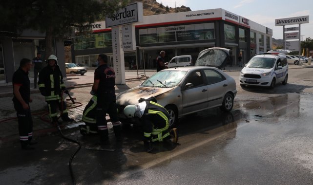 Afyonkarahisar&#039;da araç yangını ucuz atlatıldı