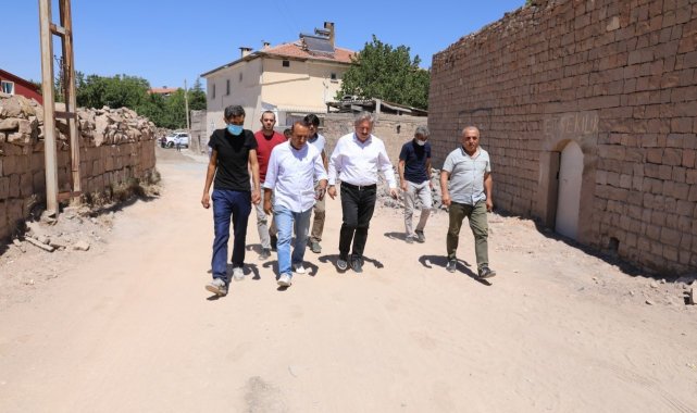 Ağırnas Mahallesi&#039;ne tarihi dokusuna uygun doğal taştan yol