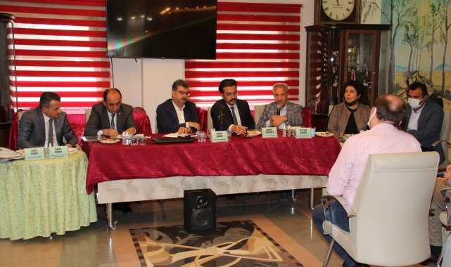 Akşehir&#039;de muhtarlara bilgilendirme toplantısı yapıldı