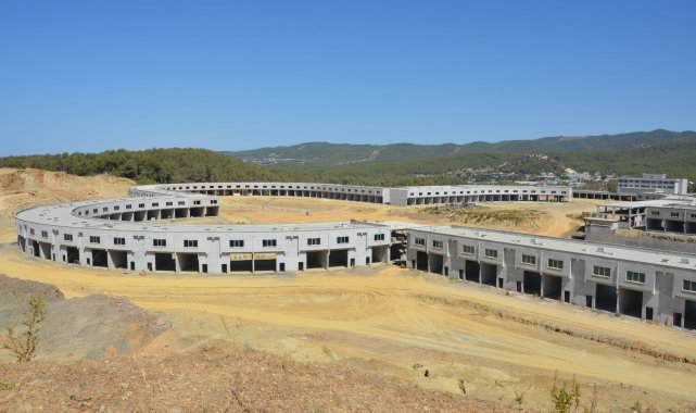 Alanya Toptancı Hali&#039;nin yüzde 75&#039;i tamamlandı