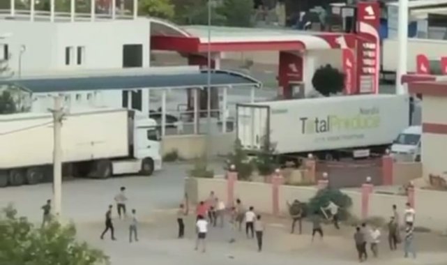 Antalya&#039;da yabancı uyruklu şahısların sopalı kavgası kamerada