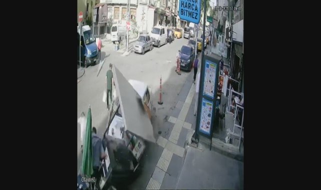 Aracının pedallarını karıştıran ehliyetsiz sürücü 3 kişiyi yaraladı