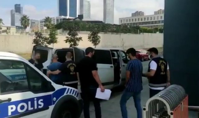 Ataşehir&#039;de polisleri gören şüpheli, uyuşturucu dolu poşeti pencereden attı