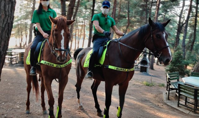 Atlı polisler yangın denetiminde
