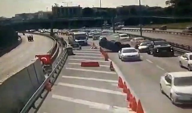 Avrasya Tüneli girişinde otomobil takla attı: Kaza anı kamerada