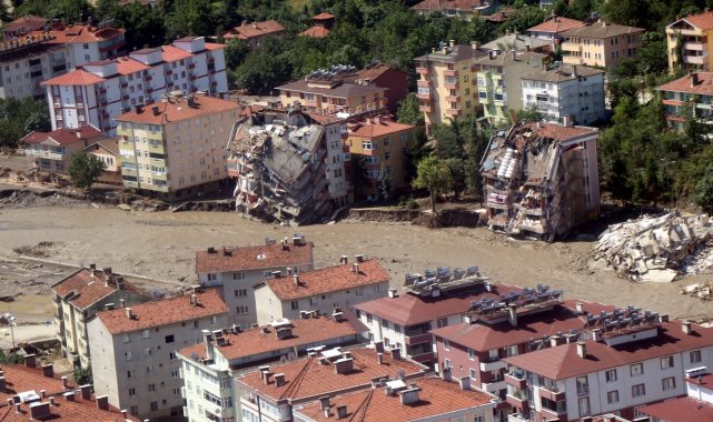 Ayancık, Türkeli ve Bozkurt&#039;taki felaketin boyutu helikopterden daha net göründü