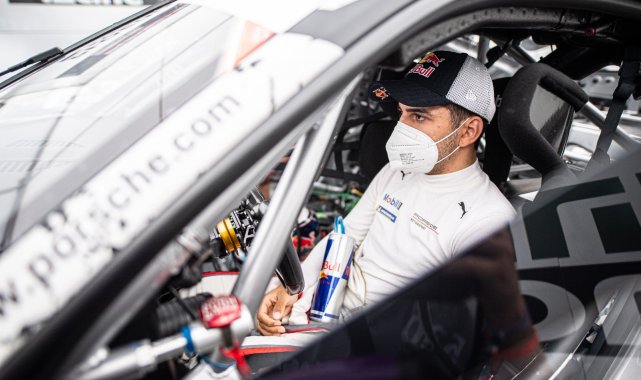 Ayhancan Güven, Belçika&#039;da podyumda